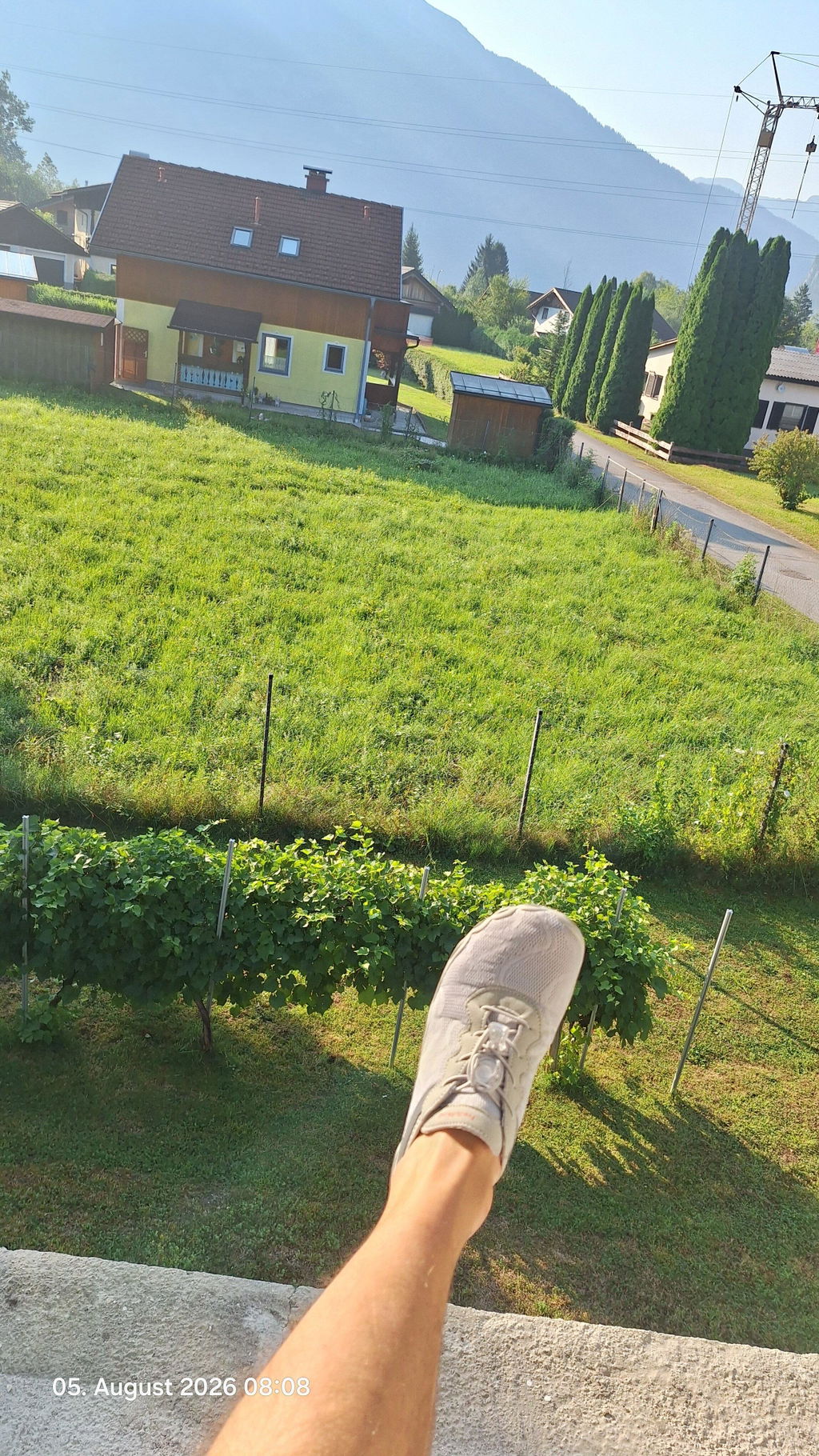 Endlich draußen ohne schwere Schuhe